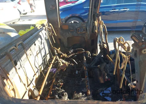 1999 Chevrolet Silverado 1500 Ls из США, поврежденный, VIN 2GCEC19T9X1128932